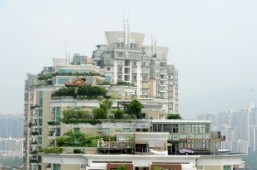 China’s latest rooftop building: a temple