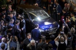 Troubled Peugeot picks up Car of the Year award