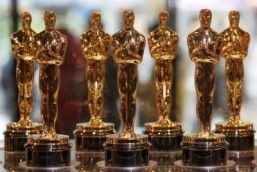 Oscars broadcast to celebrate movie heroes