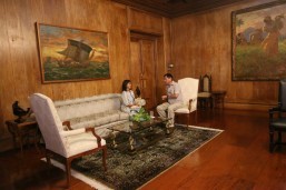 Vice President Leni Robredo went to Malacanan Monday afternoon to pay a courtesy visit to President Rodrigo Duterte. She expressed her full support to the Duterte administration. (MNS photo)