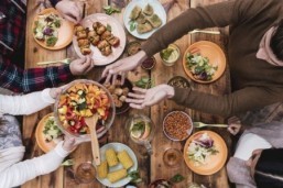 Stress-free summer: tips for keeping everyone happy when vacationing with friends