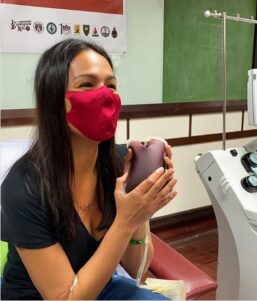 Coronavirus survivor Iza Calzado donates plasma for patients