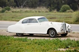 ‘James Bond’ Bentley up for auction