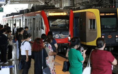 Palace: Don’t politicize free train rides for Labor Day