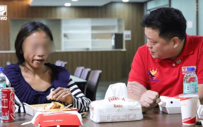 Woman from Makati sewer gets P80K from DSWD to start ‘sari-sari’ store