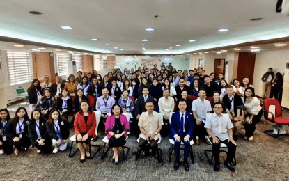 DMW sends off 218 Filipino health workers to Japan