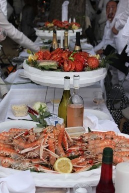 Find a Diner en Blanc event near you and learn to play the game