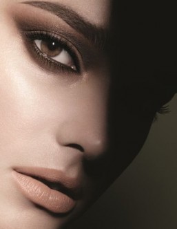 Fall 2015 makeup: Chanel draws its inspiration from the turning leaves of autumn