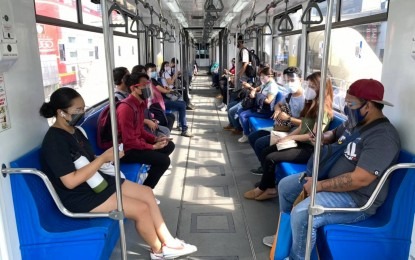 DOTr: Masks still mandatory in trains as Covid-19 cases rise