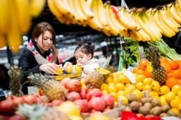 Americans eating a little less, a little better: study