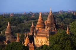 Drawn by Myanmar's famous temples, culture and spectacular scenery, visitors are also confronted by a limited tourist infrastructure. ©Galyna Andrushko/shutterstock.com
