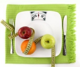 To help kids shed weight, change up the family routine: study